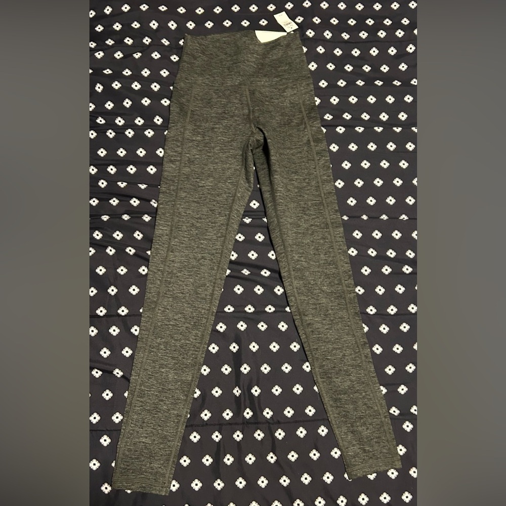 NWT-Aerie Offline The Hugger Heather Gray Leggings w/ pockets- size xs